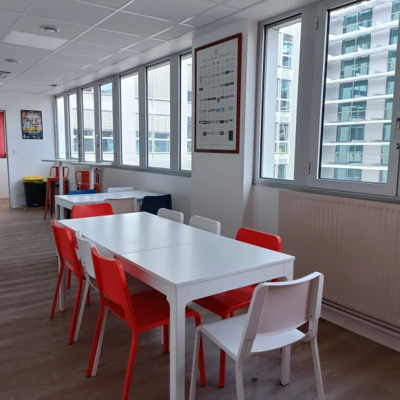 Bureau privé 18 m² 4 postes Coworking Rue Albert Dennery Tours 37000 - photo 20