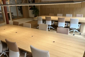 Open Space - 75002 - 12 postes - 700€