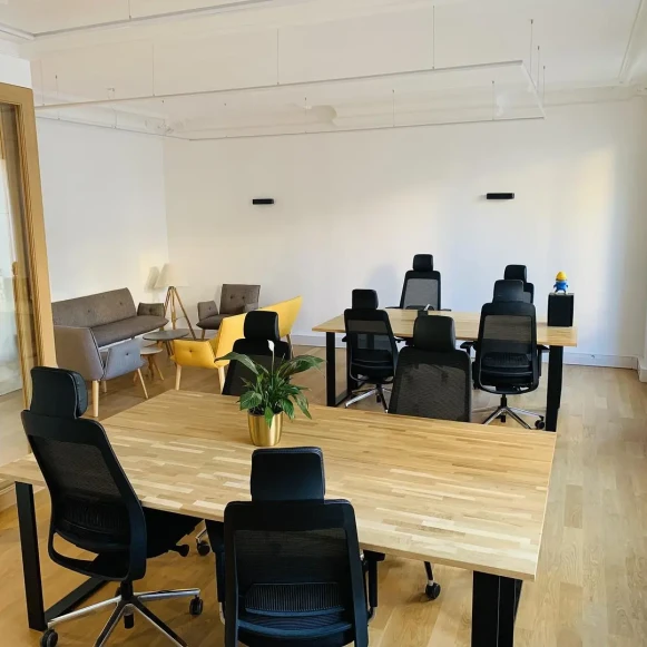 Bureau privé 47 m² 18 postes Location bureau Rue Fortuny Paris 75017 - photo 2