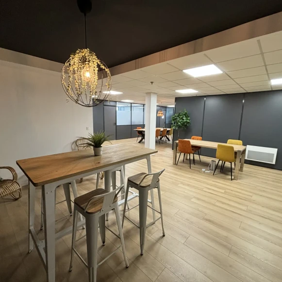 Bureau privé 32 m² 4 postes Coworking Rue Victor Baltard à Tourcoing Tourcoing 59200 - photo 6