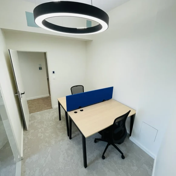 Bureau privé 10 m² 2 postes Location bureau Rue Turenne Bordeaux 33000 - photo 1