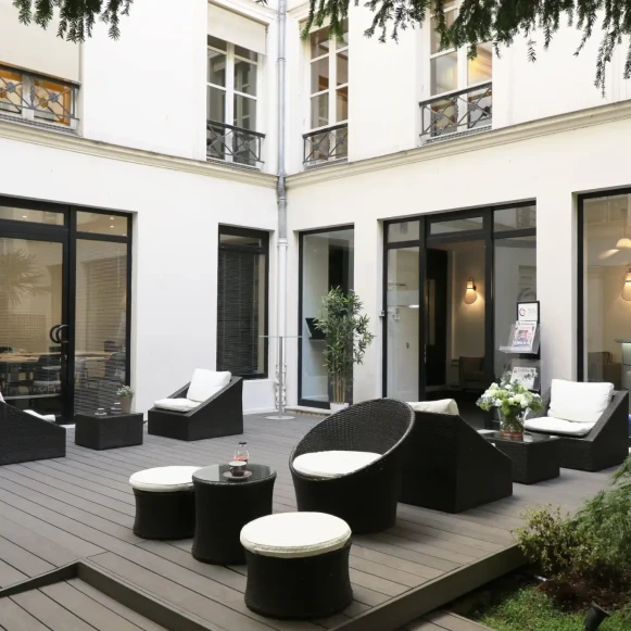 Bureau privé 23 m² 4 postes Coworking Rue Cambon Paris 75001 - photo 4