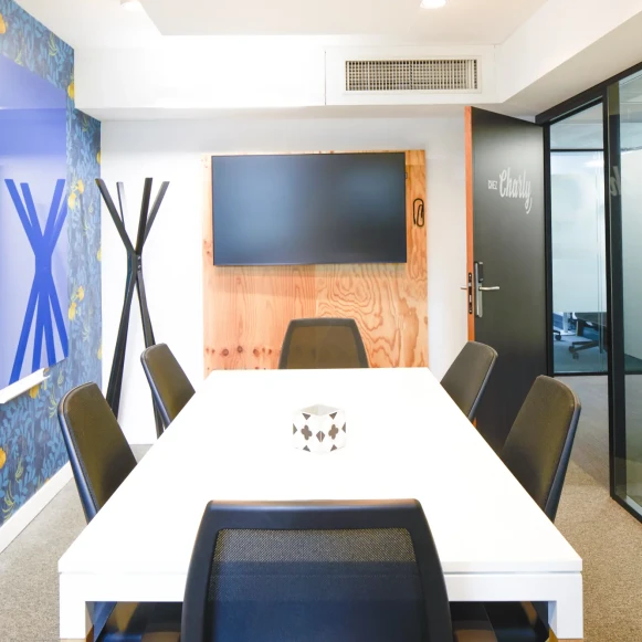 Bureau privé 20 m² 6 postes Location bureau Avenue Charles de Gaulle Neuilly-sur-Seine 92200 - photo 1