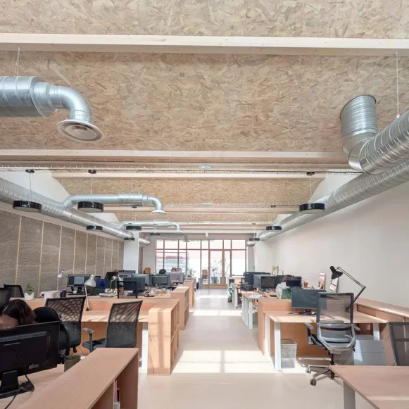 Open Space  7 postes Location bureau Rue Emile Beaufils Montreuil 93100 - photo 1
