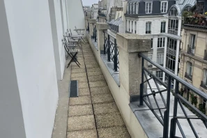 Open Space - 75010 - 12 postes - 500€