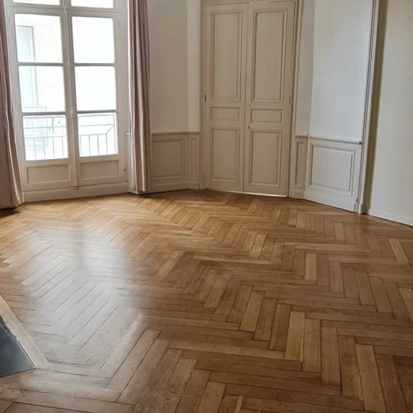 Bureau privé 28 m² 6 postes Coworking Rue des Vieilles Douves Nantes 44000 - photo 4