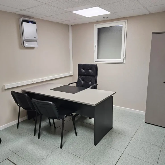 Bureau privé 11 m² 1 poste Coworking Rue Botzaris Paris 75019 - photo 3