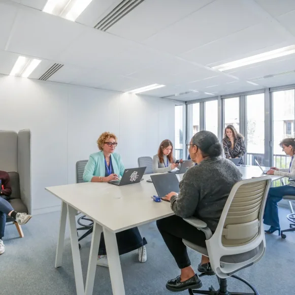 Bureau privé 45 m² 11 postes Coworking Rue Philidor Paris 75020 - photo 3