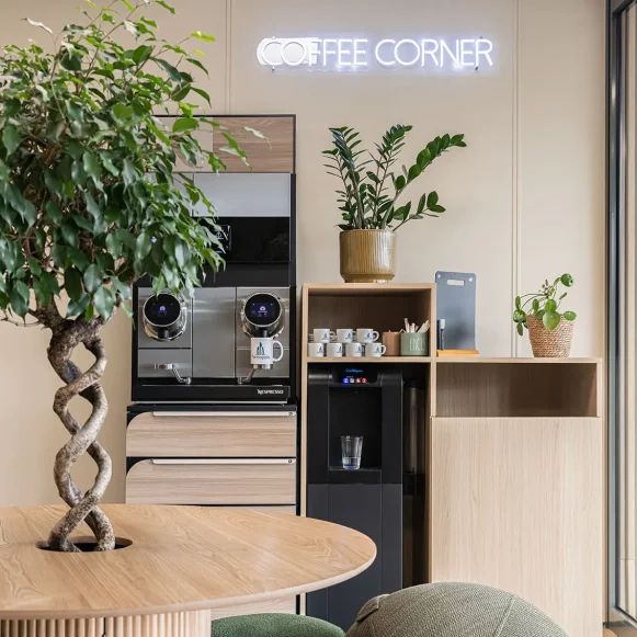 Bureau privé 16 m² 3 postes Coworking Rue des Frères Lumière Chassieu 69680 - photo 2
