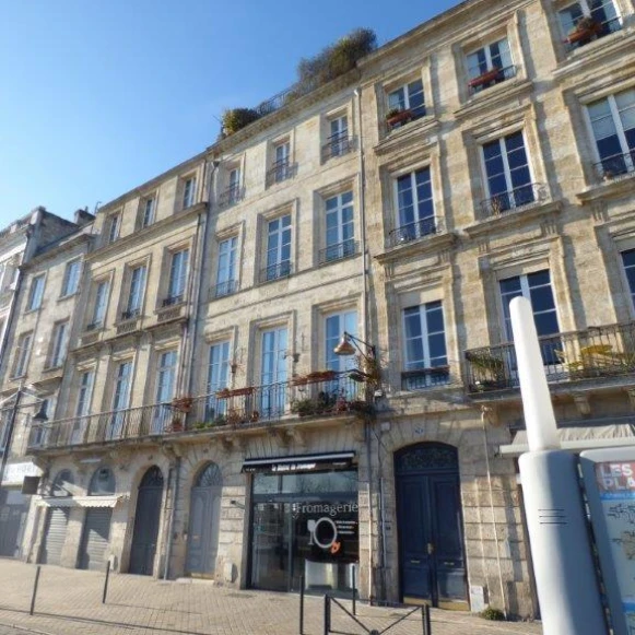 Espace indépendant 78 m² 12 postes Location bureau Quai des Chartrons Bordeaux 33000 - photo 1