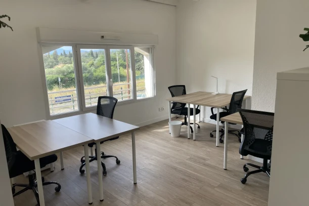 Bureau privé - 66270 - 5 postes - 620€