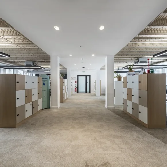 Espace indépendant 421 m² 50 postes Location bureau Rue Saint-Fiacre Paris 75002 - photo 6