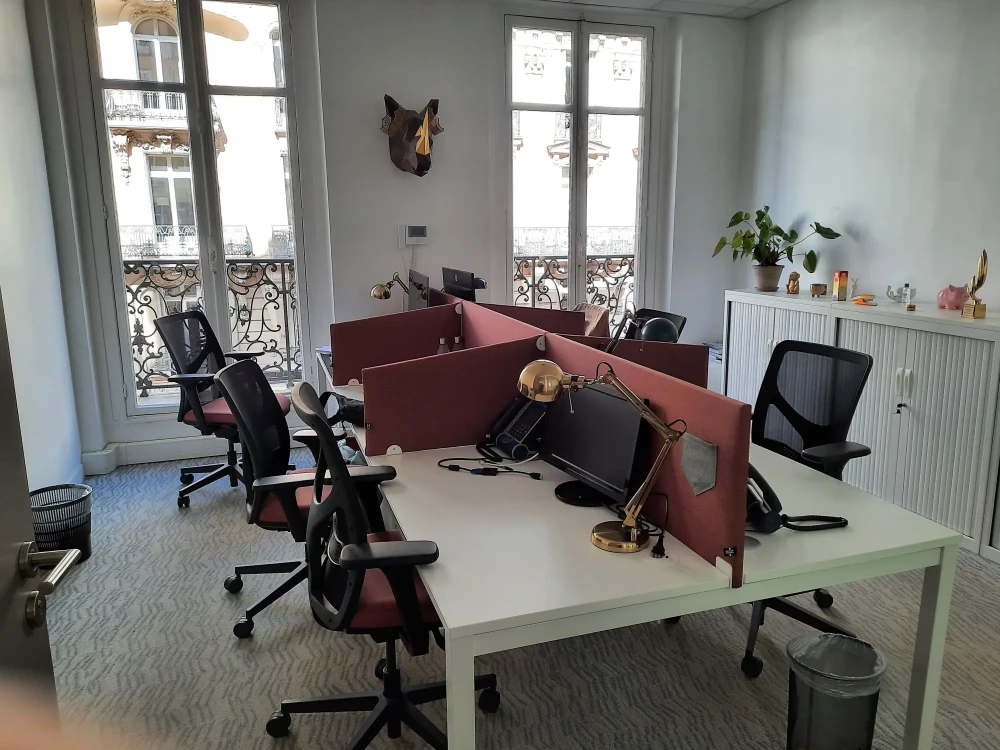 Bureau privé - 75008 - 2 postes - 1200€