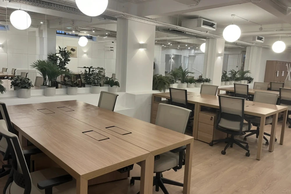 Espace indépendant - 75009 - 28 postes - 7900€