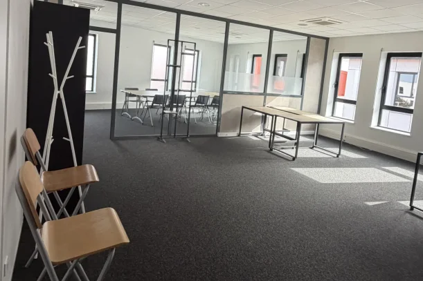Bureau privé - 69570 - 10 postes - 3000€