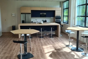 Bureau privé - 78180 - 2 postes - 620€