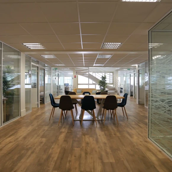 Bureau privé 20 m² 5 postes Coworking Rue Cardinet Paris 75017 - photo 9