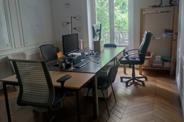 Bureau privé - 75010 - 6 postes - 1600€