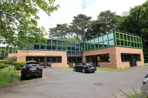 Bureau privé - 44800 - 6 postes - 900€