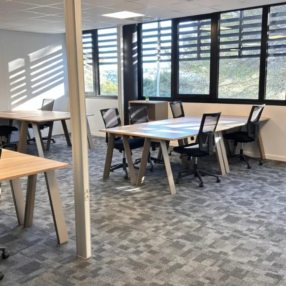 Bureau privé 68 m² 16 postes Coworking Route des Crêtes Valbonne 06560 - photo 1