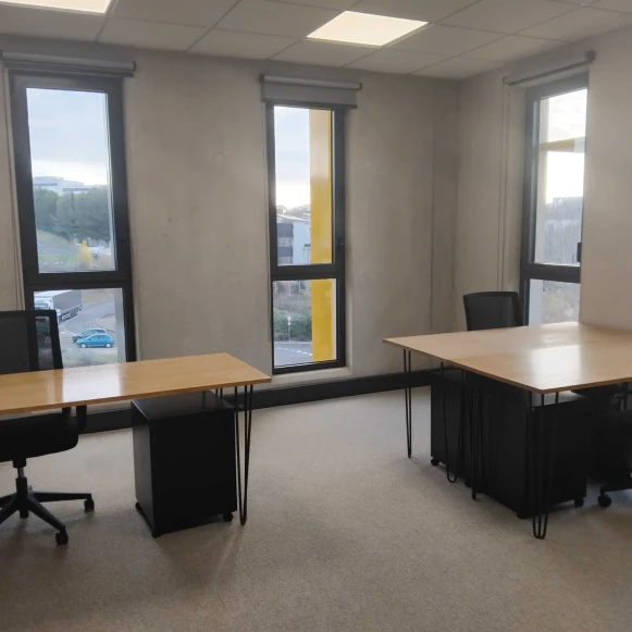 Bureau privé 18 m² 3 postes Coworking Rue Bernard Giraudeau Montpellier 34080 - photo 1