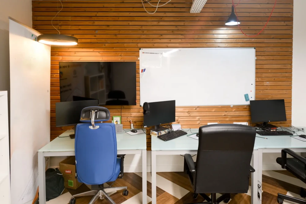 Bureau privé - 75002 - 6 postes - 2090€