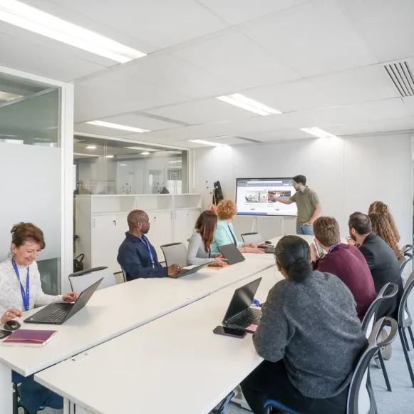 Bureau privé 17 m² 4 postes Location bureau Rue Philidor Paris 75020 - photo 6