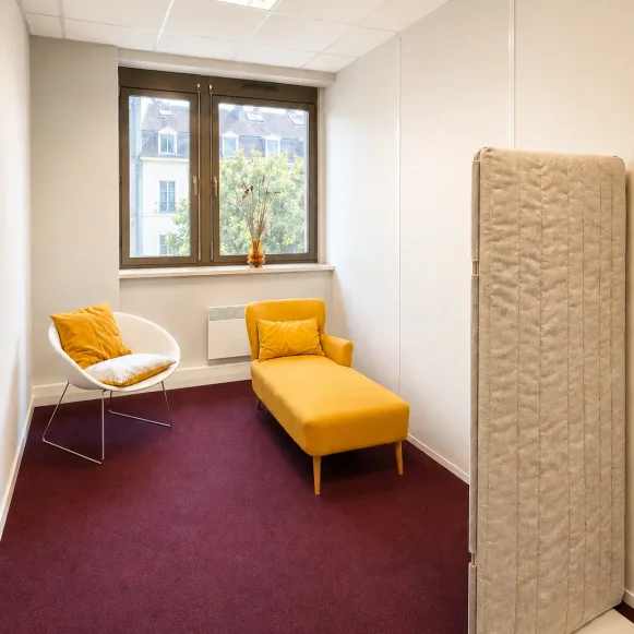 Bureau privé 22 m² 4 postes Coworking Avenue Maréchal Foch Dijon 21000 - photo 2