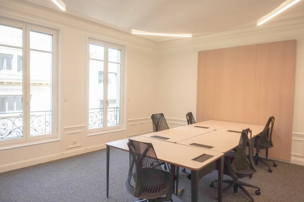 Bureau privé - 75009 - 4 postes - 4021€