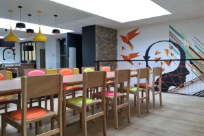 Open Space - 35000 - 8 postes - 210€