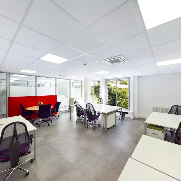 Bureau privé 40 m² 10 postes Coworking Rue des Longs Prés Boulogne-Billancourt 92100 - photo 1