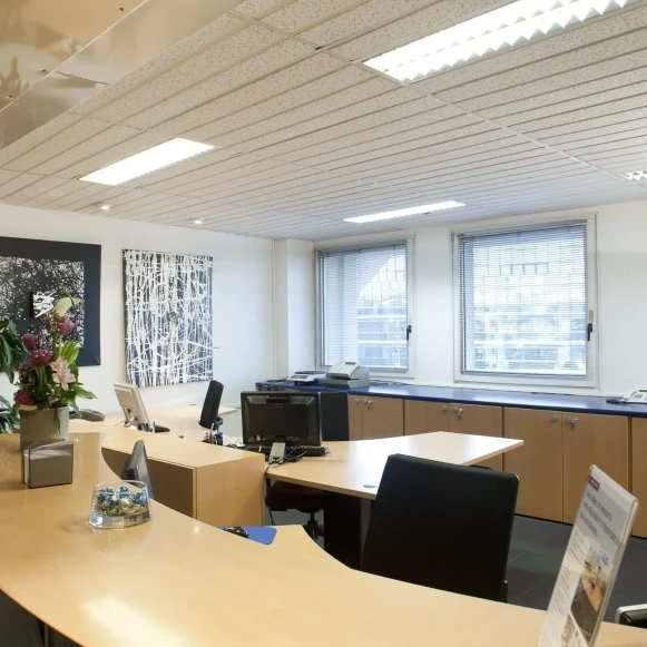 Bureau privé 20 m² 4 postes Location bureau Boulevard des Jardiniers Nice 06200 - photo 17