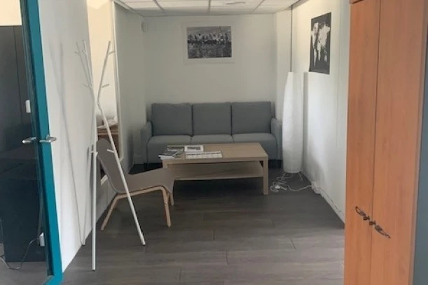 Bureau privé - 69130 - 2 postes - 240€