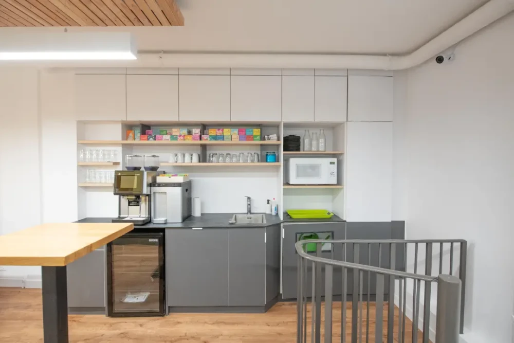 Bureau privé - 75002 - 6 postes - 2750€