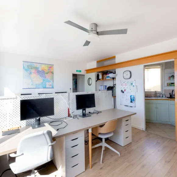 Bureau privé 57 m² 12 postes Coworking Rue Piat Paris 75020 - photo 3