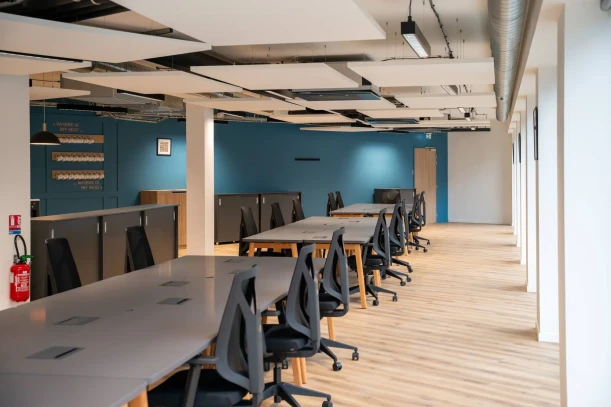 Bureau privé - 35000 - 32 postes - 11847€