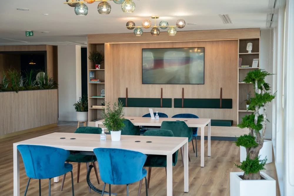 Bureau privé - 33800 - 1 poste - 708€