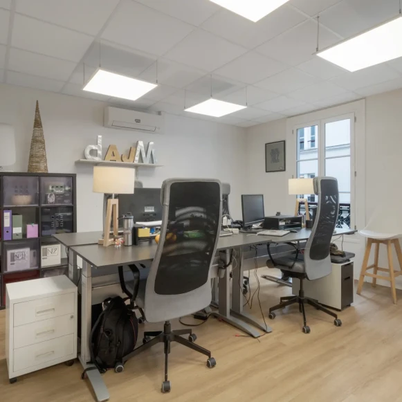 Bureau privé 34 m² 10 postes Coworking Rue de la Chaussée d'Antin Paris 75009 - photo 10
