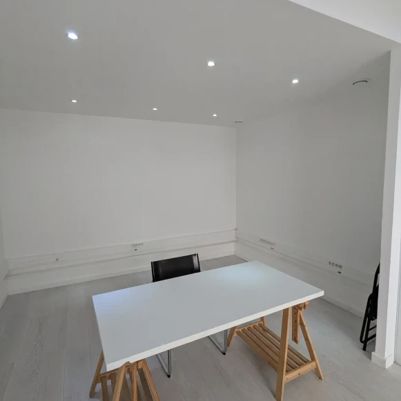 Bureau privé 22 m² 6 postes Location bureau Boulevard de la Villette Paris 75019 - photo 4
