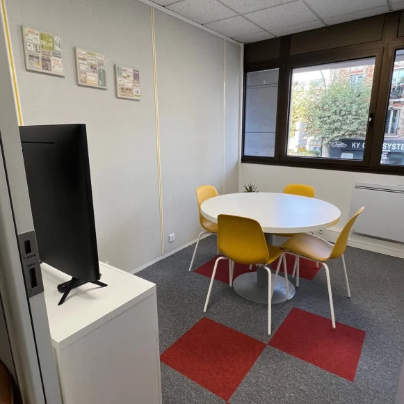 Bureau privé 15 m² 4 postes Location bureau Avenue Marceau Courbevoie 92400 - photo 7