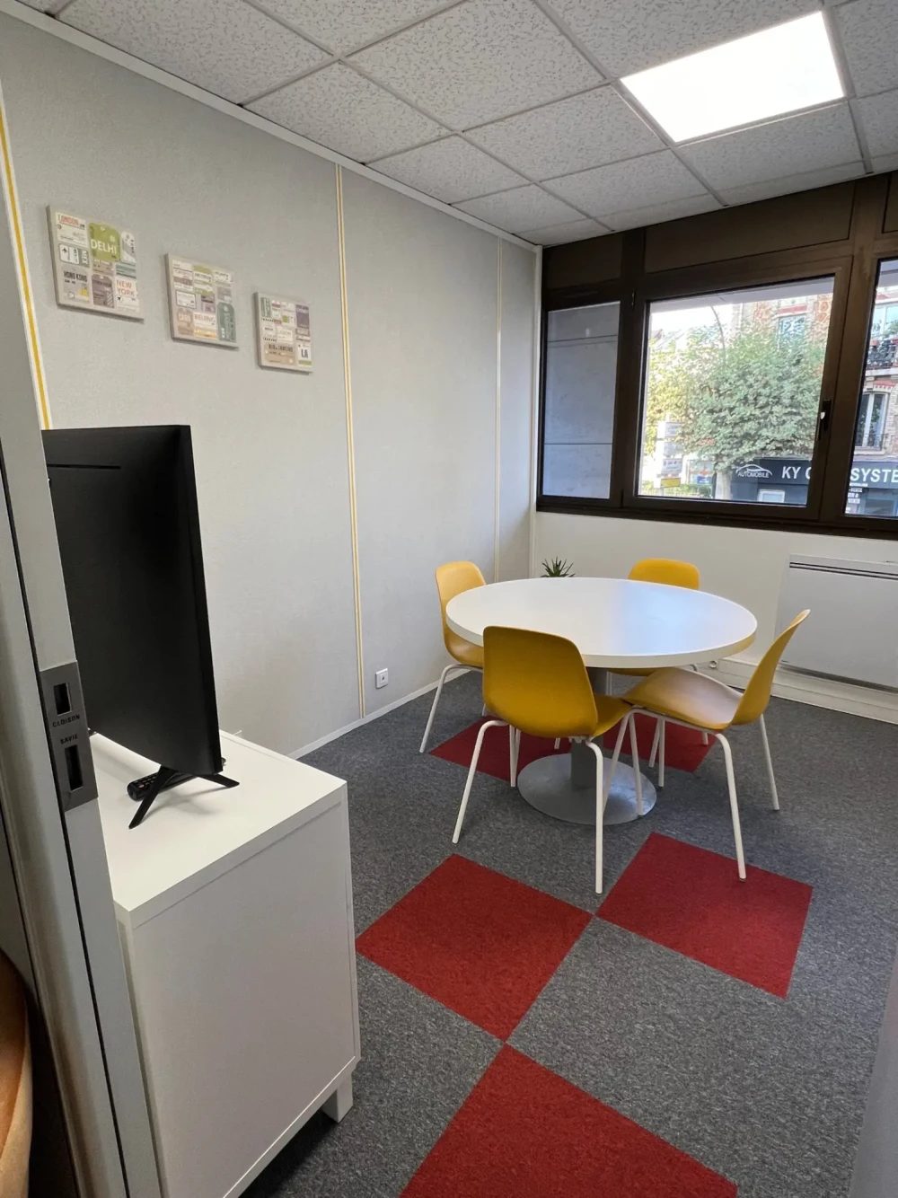 Open Space - 92400 - 4 postes - 250€