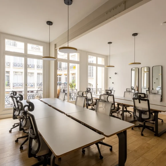 Espace indépendant 64 m² 12 postes Location bureau Avenue des Champs-Élysées Paris 75008 - photo 4