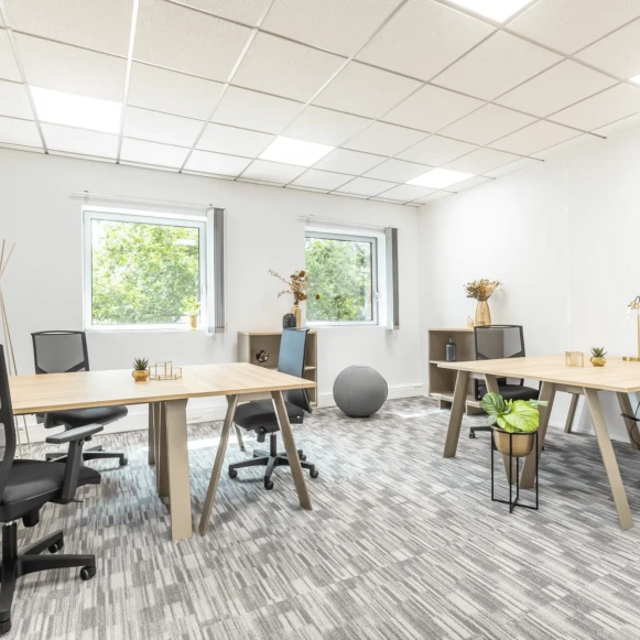 Bureau privé 21 m² 5 postes Coworking Avenue Léonard de Vinci Pessac 33600 - photo 1