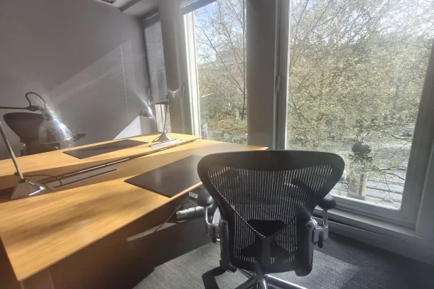 Bureau privé - 75008 - 4 postes - 1800€