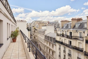 Bureau privé - 75008 - 4 postes - 3840€