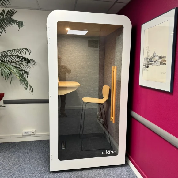 Bureau privé 10 m² 2 postes Coworking Boulevard Vincent Gâche Nantes 44200 - photo 9