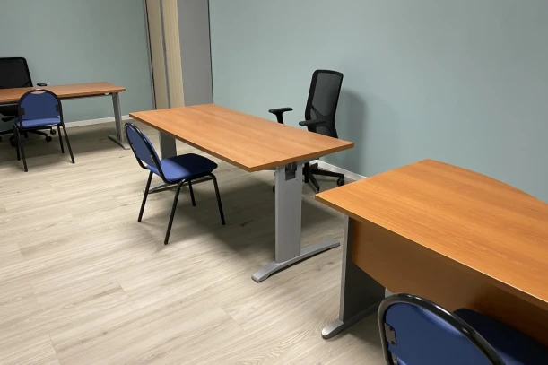 Bureau privé - 78990 - 3 postes - 429€