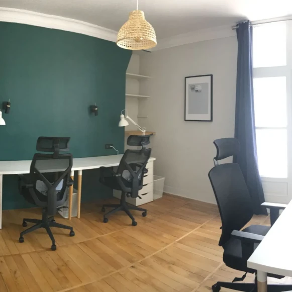 Bureau privé 14 m² 3 postes Location bureau Rue Emile Zola Tours 37000 - photo 1