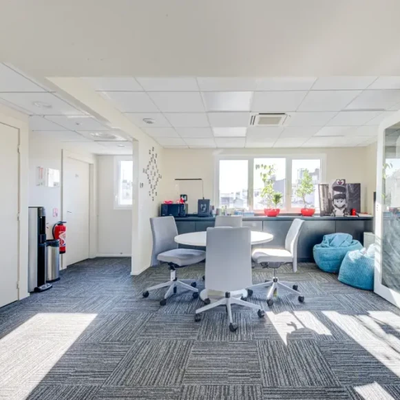 Bureau privé 35 m² 6 postes Coworking Rue Léo Delibes Paris 75016 - photo 3