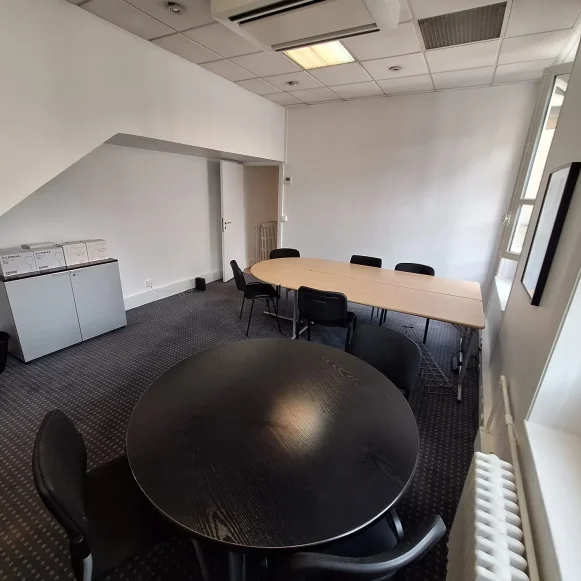 Bureau privé 27 m² 6 postes Coworking Avenue de Messine Paris 75008 - photo 6